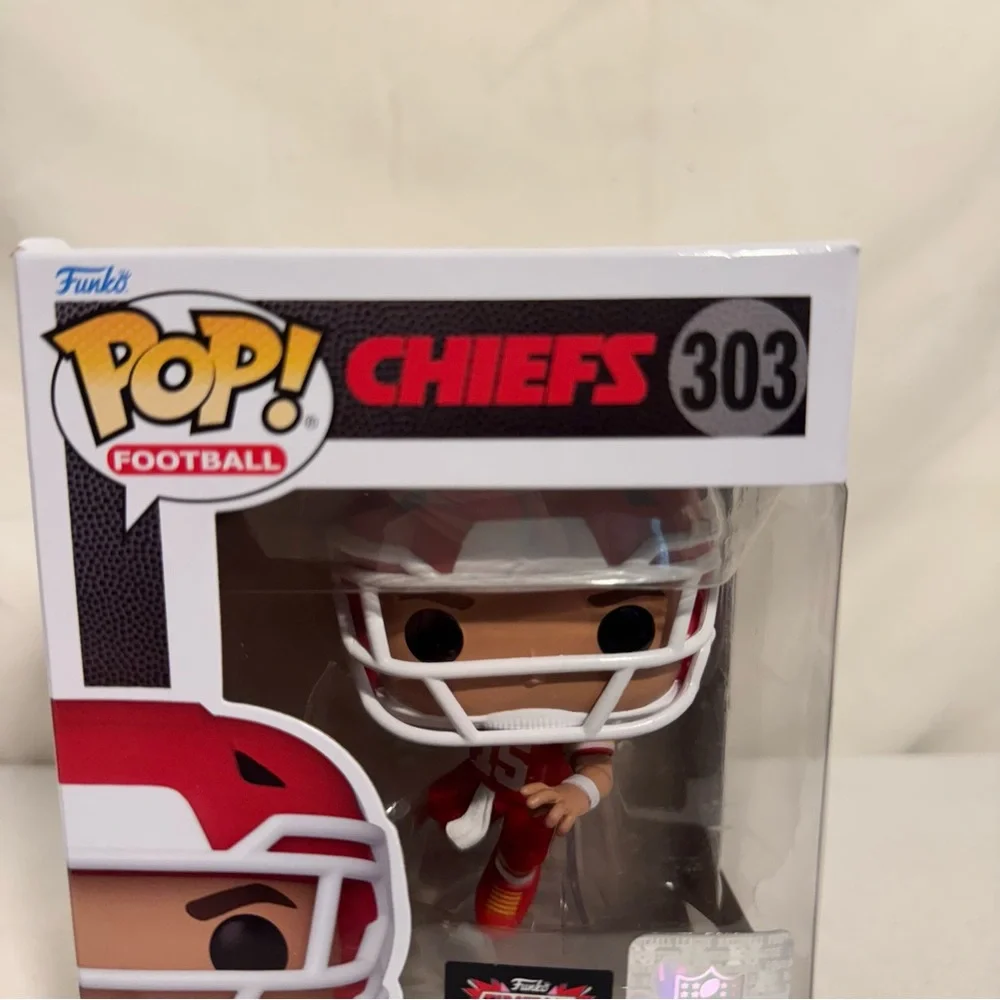Travis Kelce/Patrick Mahomes (Chiefs)‎ NFL Funko Pop! Combo (2) - Picture 14 of 15